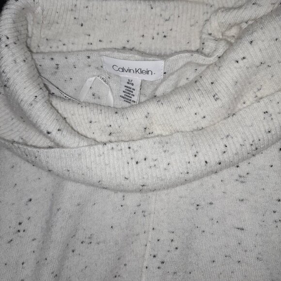 Sweater - Picture 1 of 2
